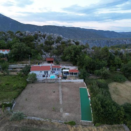 Villa Zrinka **** Svinisce Kültér fotó